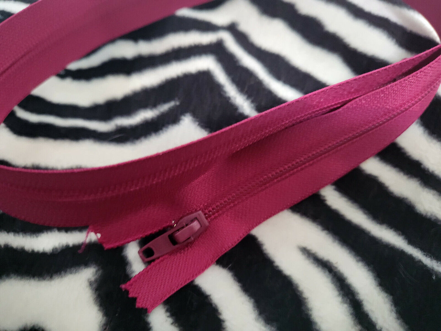 Fermeture éclair 50 cm fushia rose foncé non- séparable A11 robe