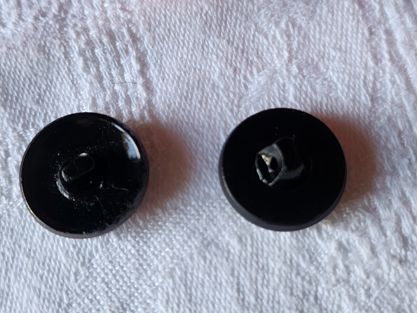 Duo boutons anciens en verre gris marron pied 1,7 cm D9M