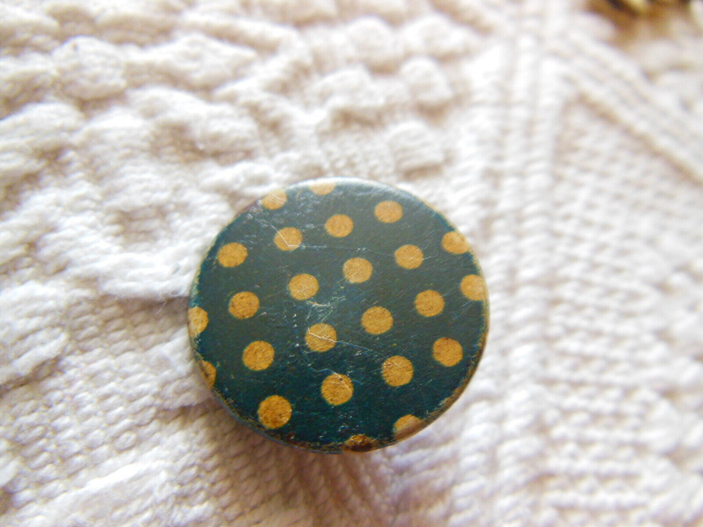 Bouton ancien en métal motif bleu à pied 2,3 cm D13B collection