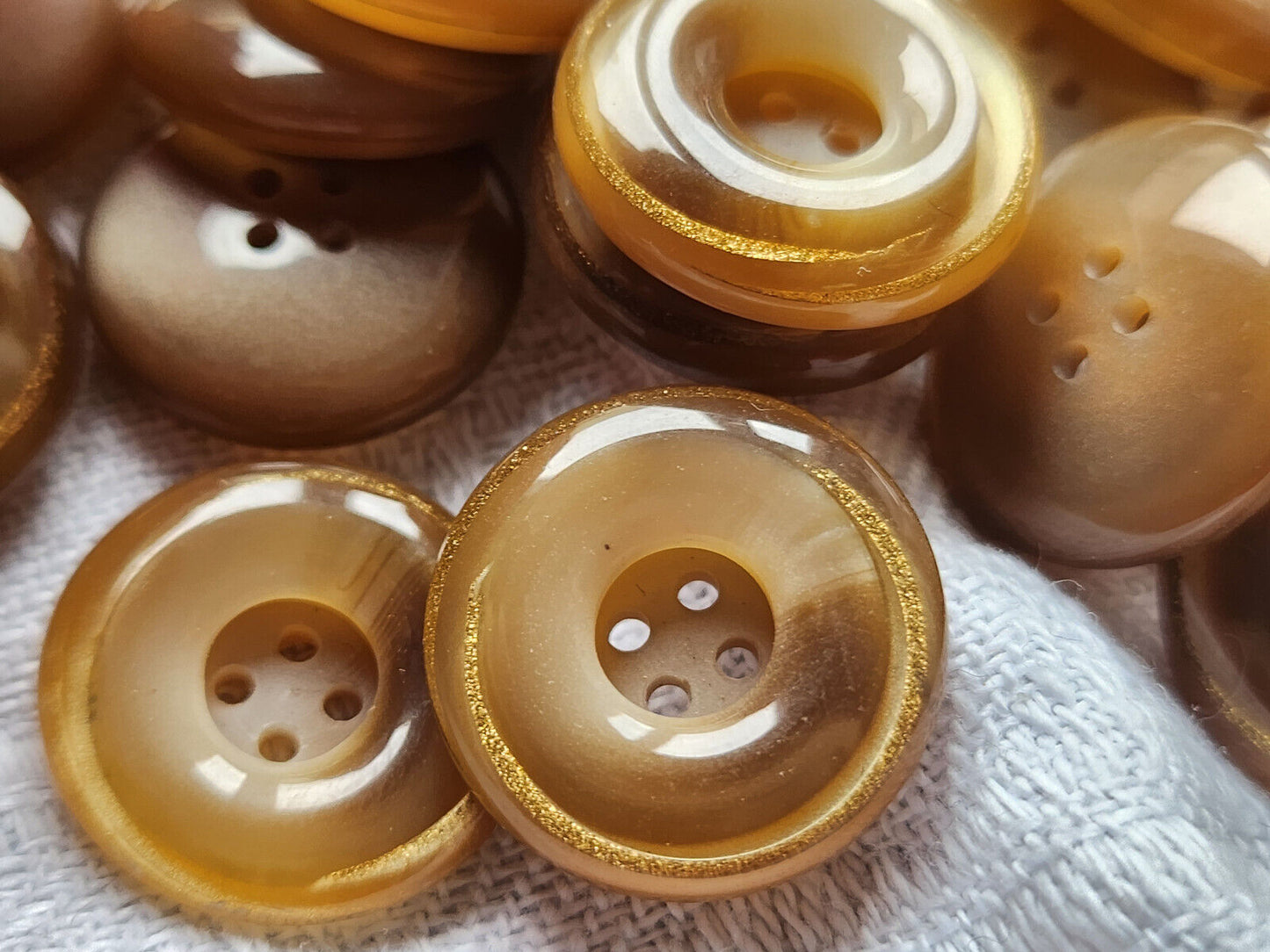 Lot 12 boutons vintage marron doré trous superbe 1,8 cm ref 5987