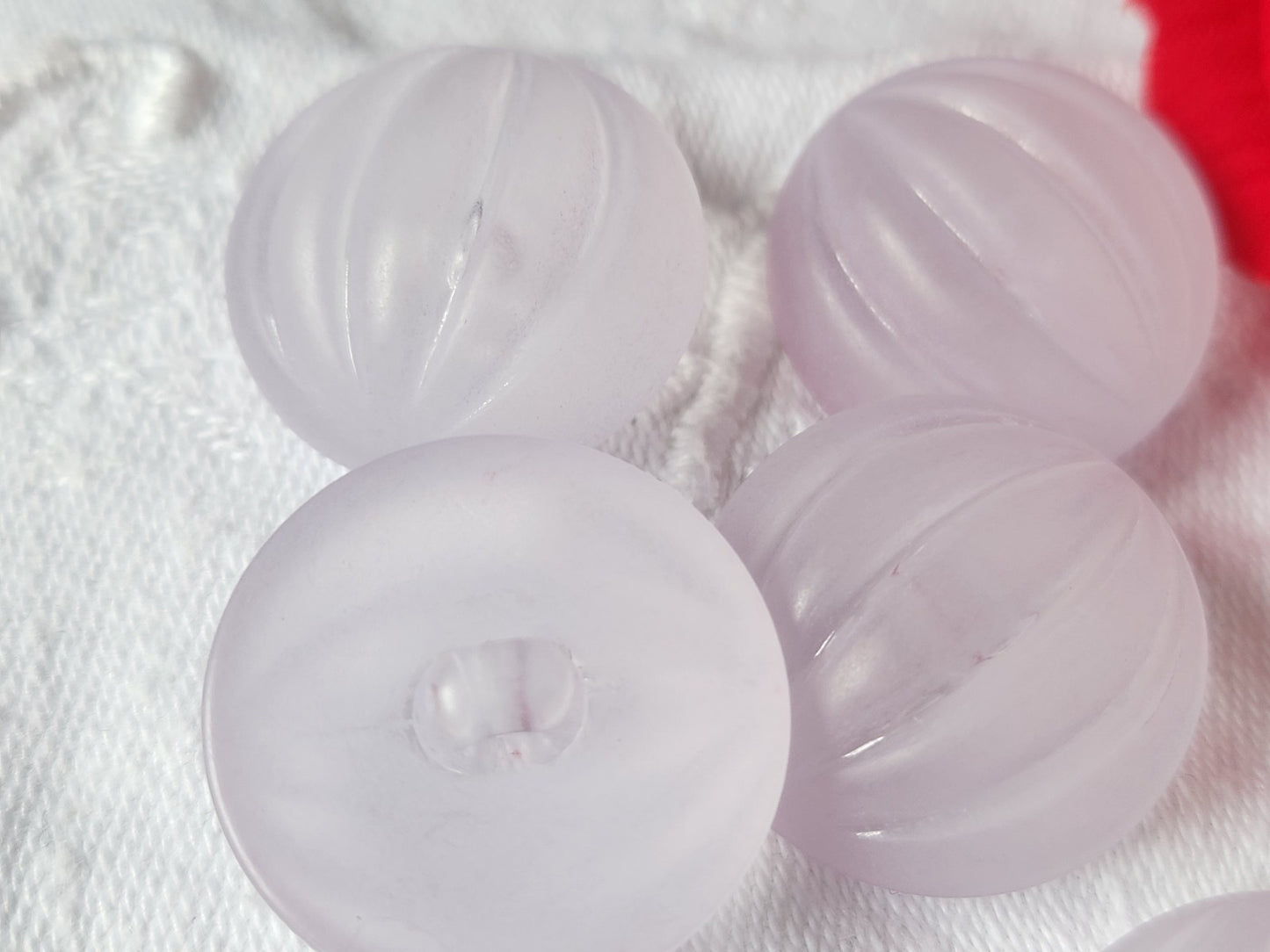 Lot 5 gros boutons vintage violet bord mat bombé pied 2,3 cm ref 1917