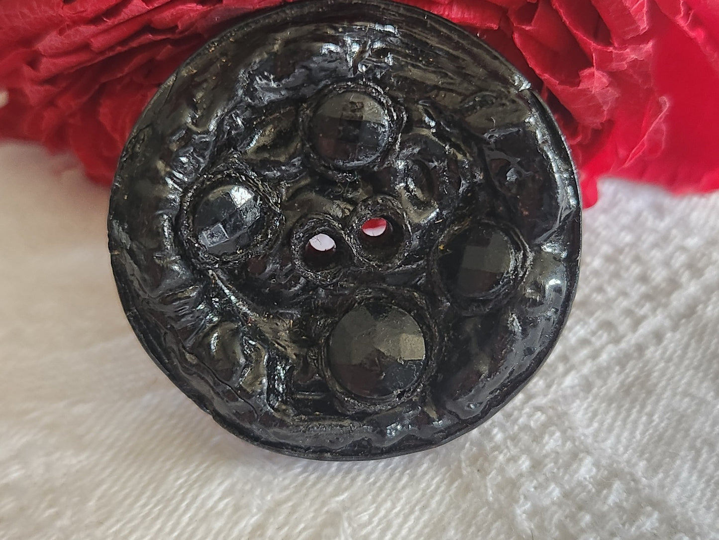 Gros bouton ancien vintage noir resine strass en verre parurier 3,5 cm ref 1129