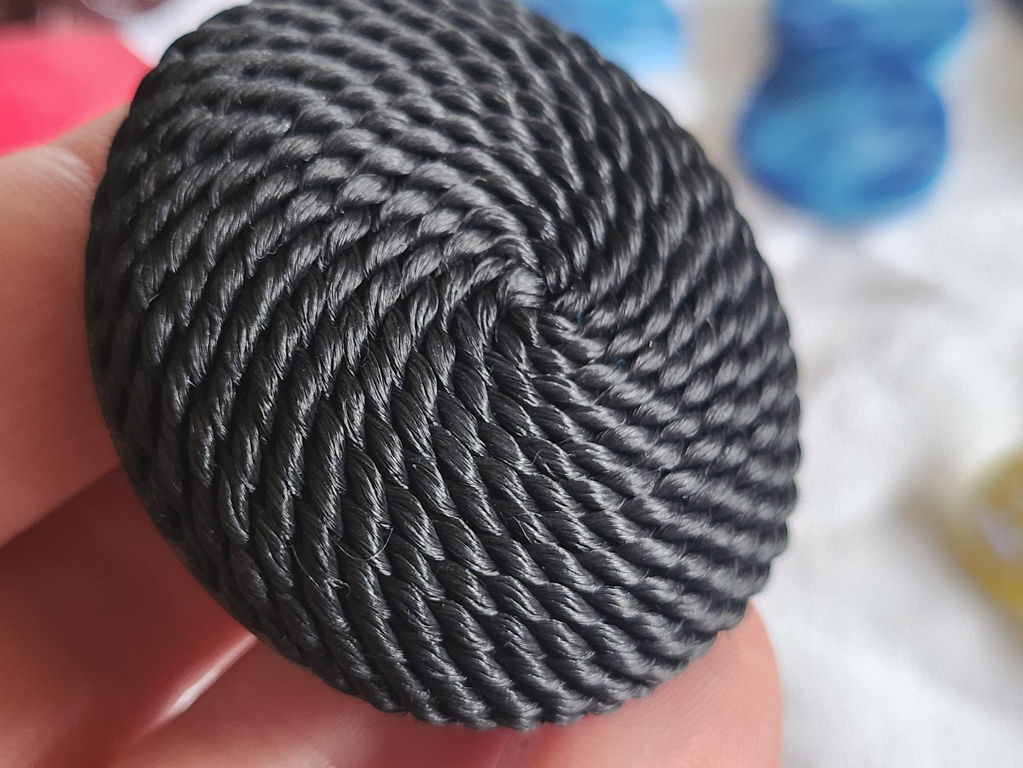 Enorme bouton vintage ancien passementerie noir 4,7 cm ou 47 mm ref 1483