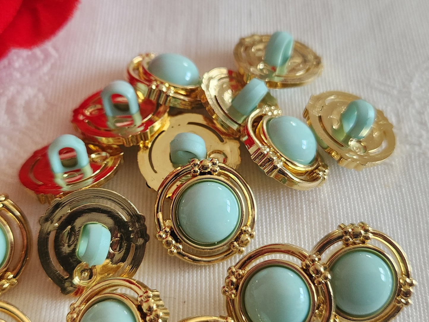 Lot 16 boutons acrylique bleu doré pied 1,5 cm fond d'atelier ref 6379
