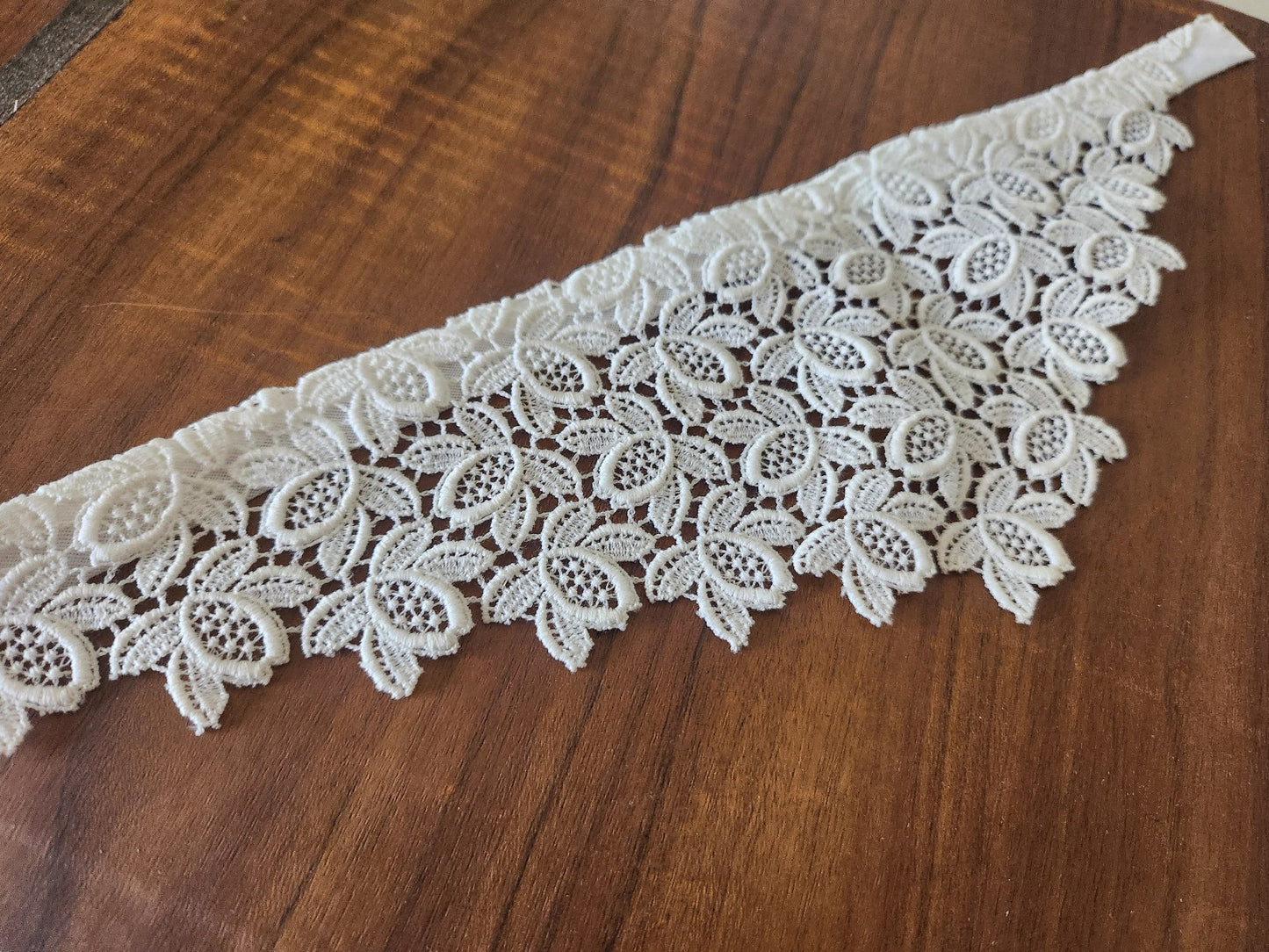 Ancien col en tissu dentelle broderie B3-5