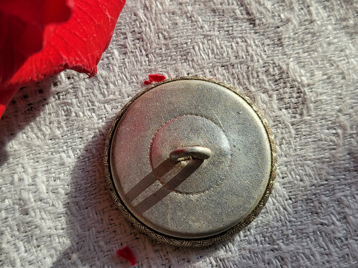 Bouton ancien en métal argenté effet damas diamètre 2,3 cm G13E