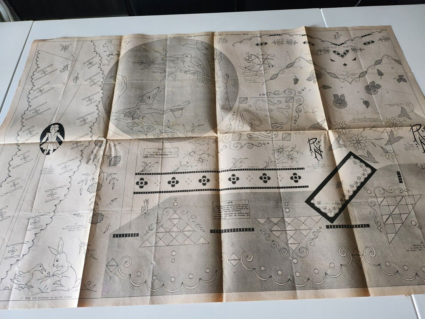 Le journal des brodeuses 1952 n° 691 tablier nappe d'autel monogrammes alphabet