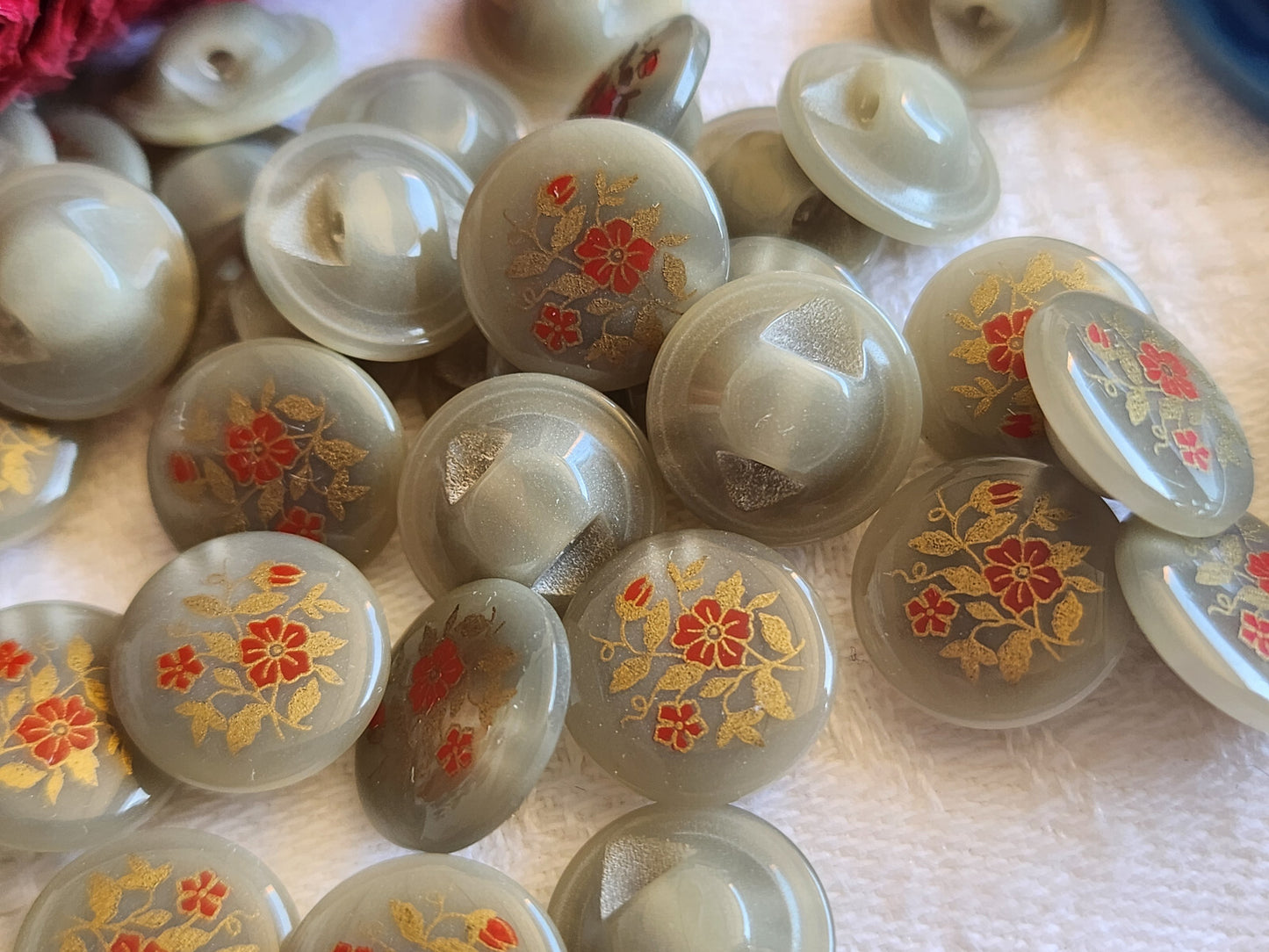 Lot 18 mignons boutons vintage gris bouquet de fleur pied 1,2 cm ref 742