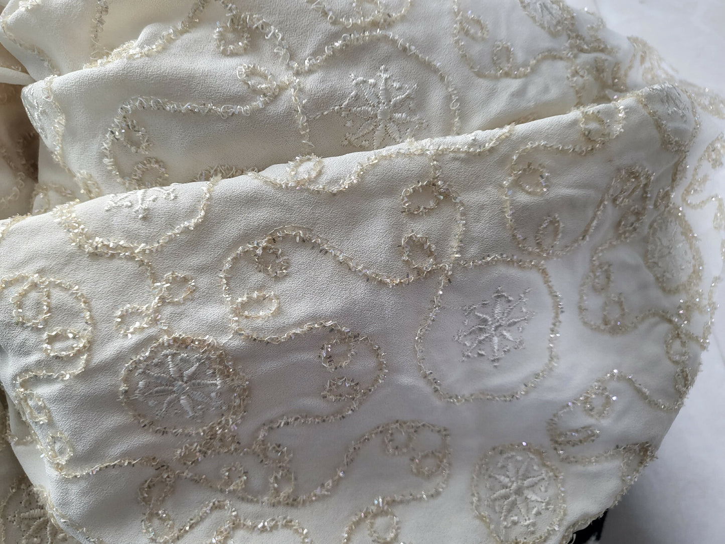 Ancien tissu style crêpe crème ornement irisé 2 m 70 sur sur 91 cm B3