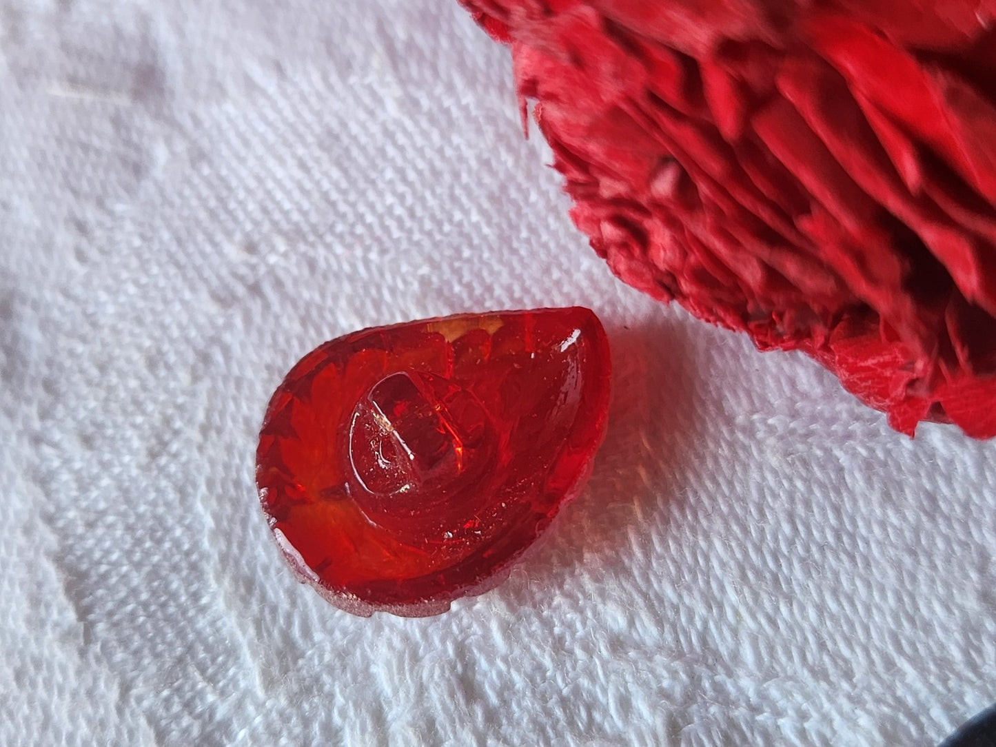 Bouton vintage en verre collection forme feuille 1,5 sur 2 cm D11F