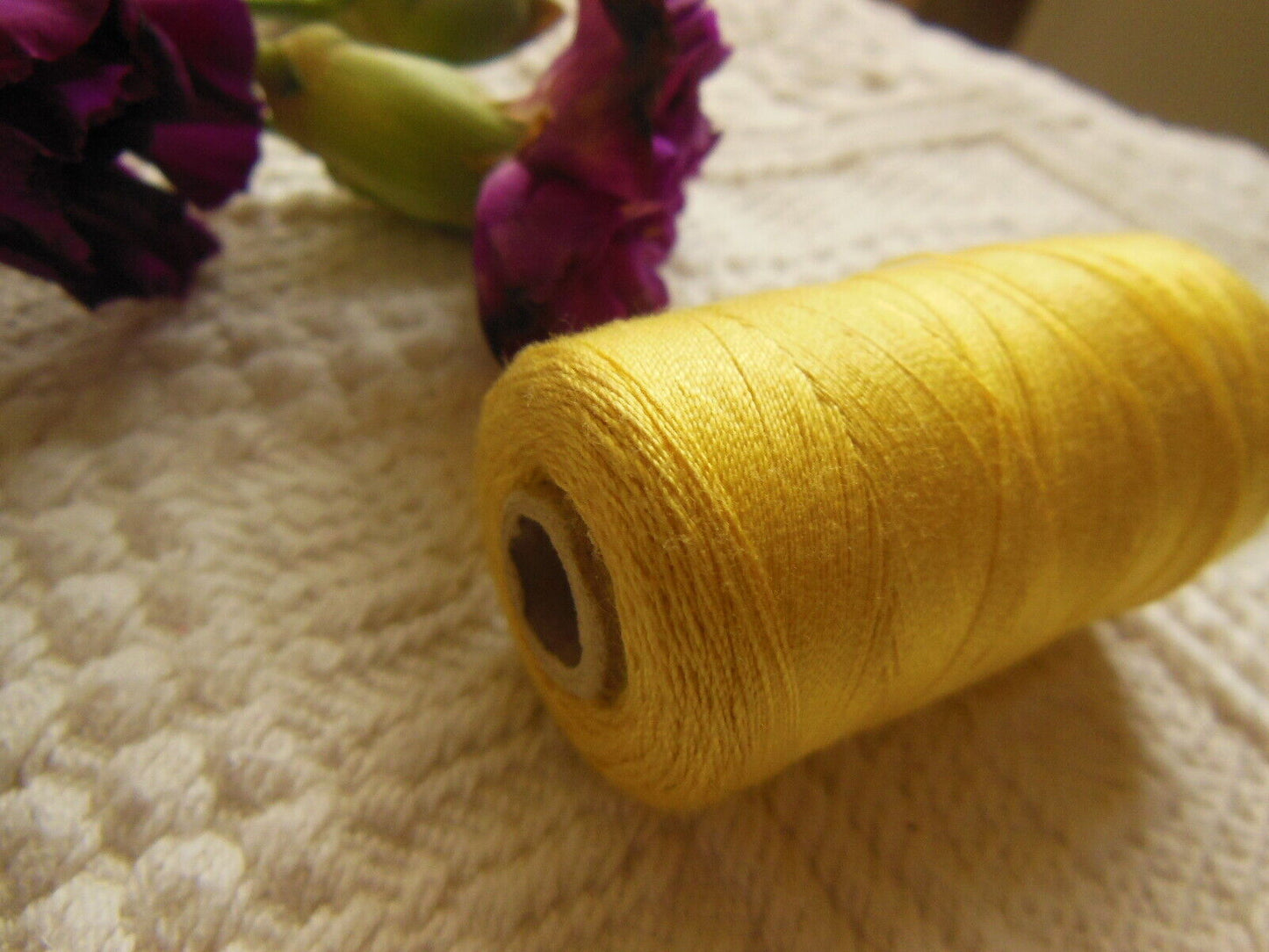 Grosse bobine ancienne jaune 20 grammes couture mercerie ancien fil