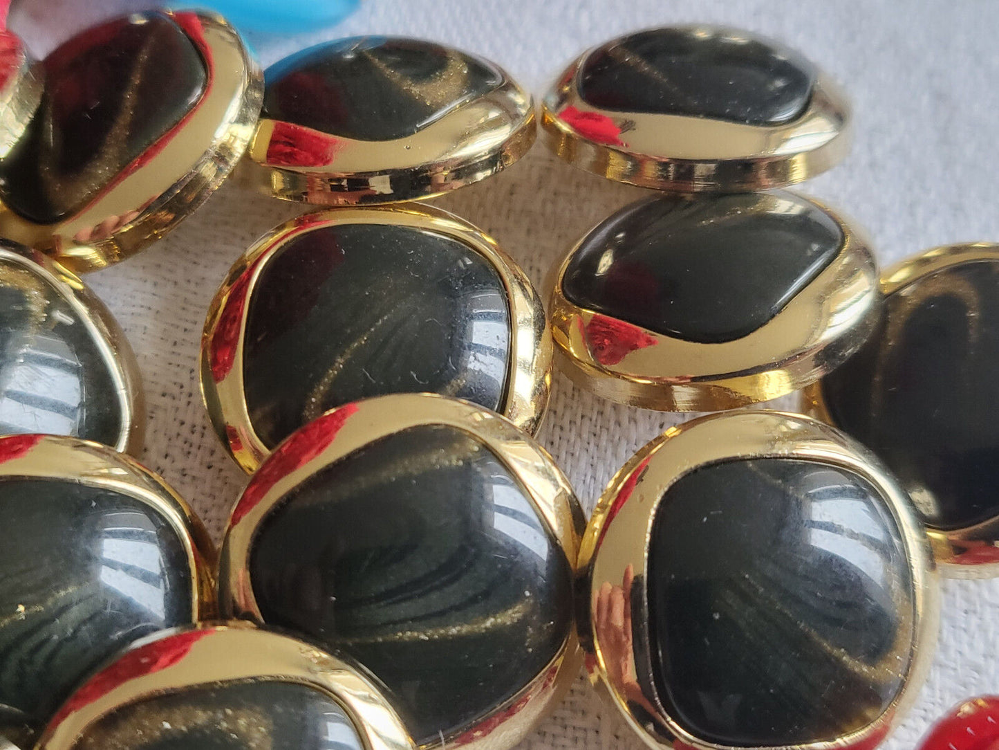 Lot 9 boutons vintage année 80/90 noir gris doré à pied 1,7 cm ref 3207