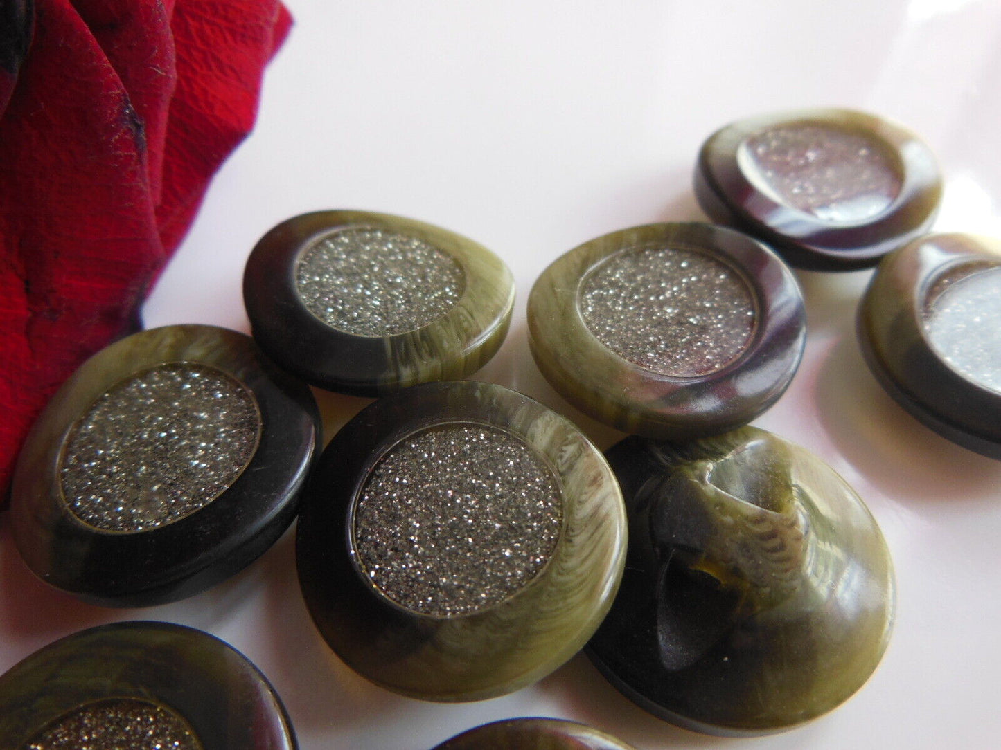Lot 8 boutons vintage vert cœur paillette inclusion argenté 1,7 cm ref 2405