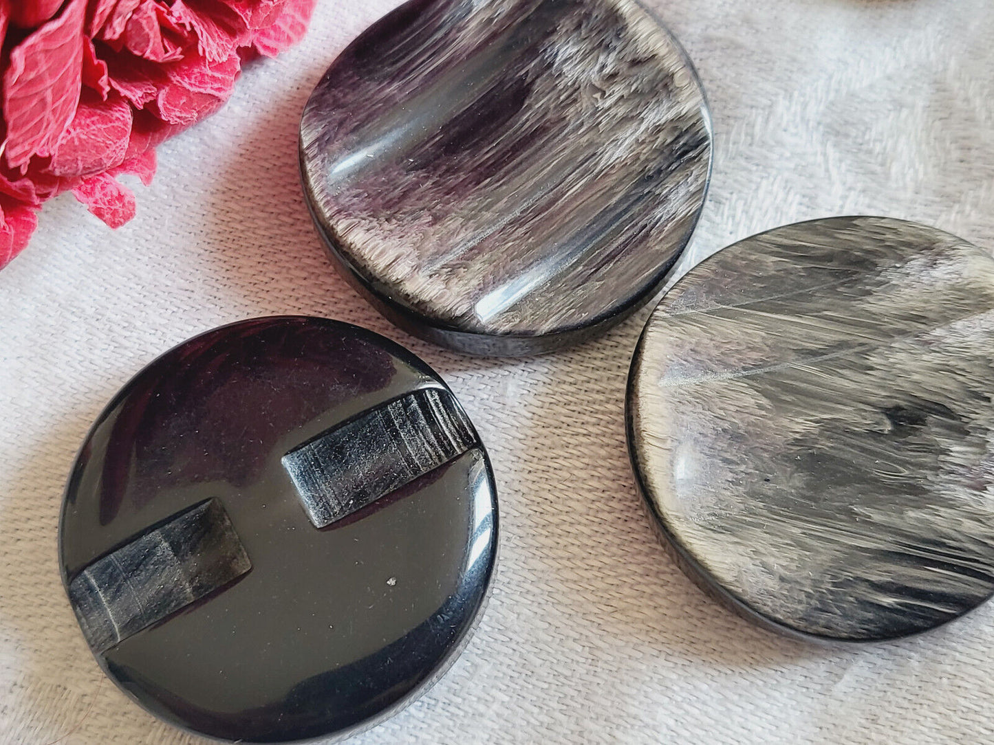 Trio jolis boutons vintage à pied gris nacré gros noir 2,6 cm ref 5042