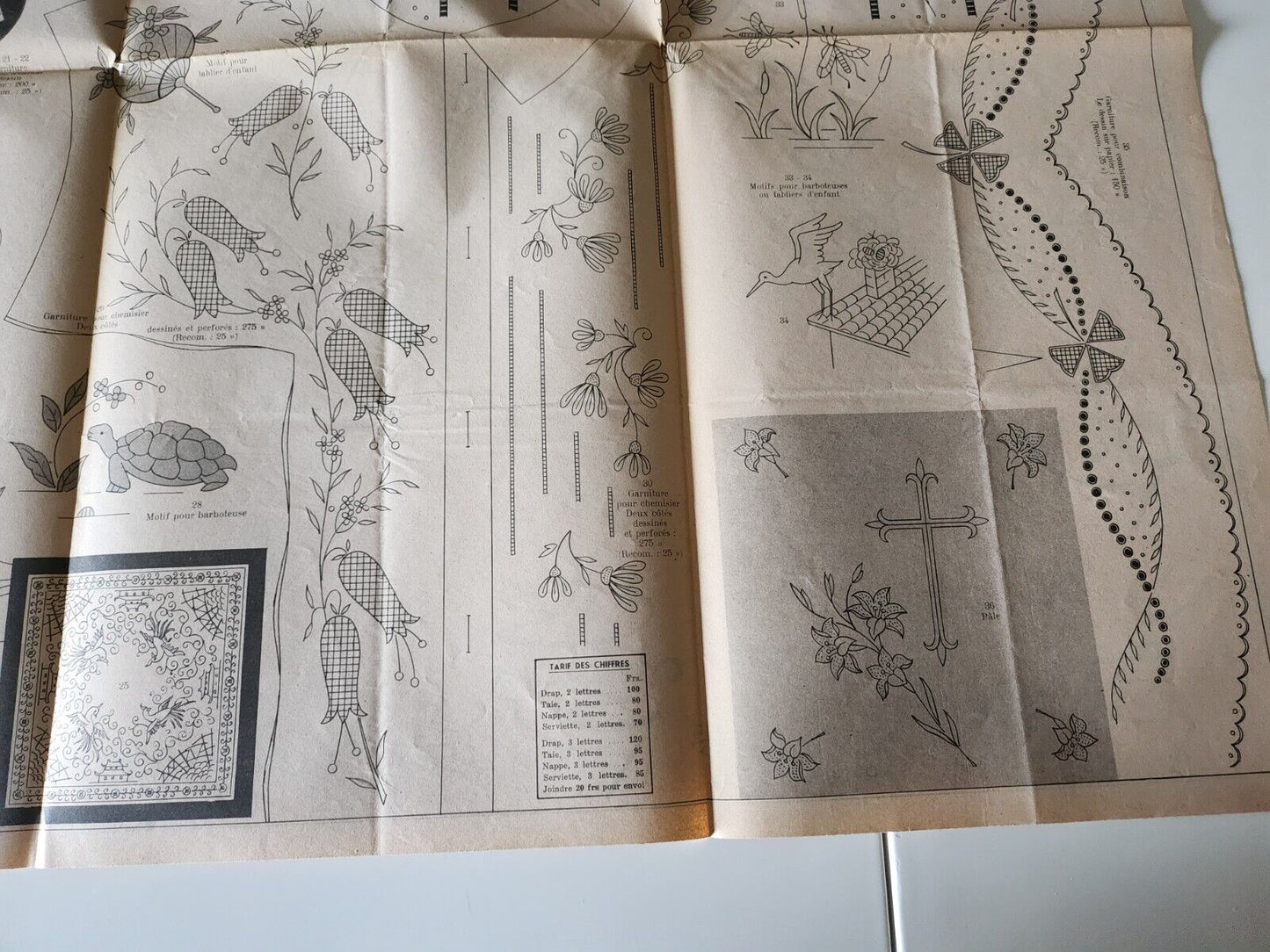 Le journal des brodeuses 1953 n° 695 barboteuse nappe à thé service taie
