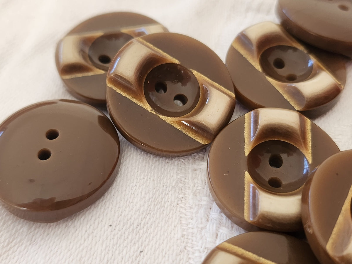 Lot 10 boutons vintage marron coeur en relief doré 2,2 cm trous ref 6090
