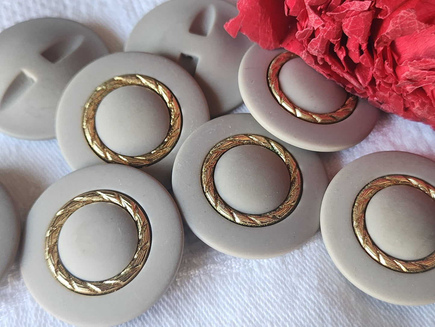 Lot 6 gros boutons vintage mat pied doré 3 cm ref 5549