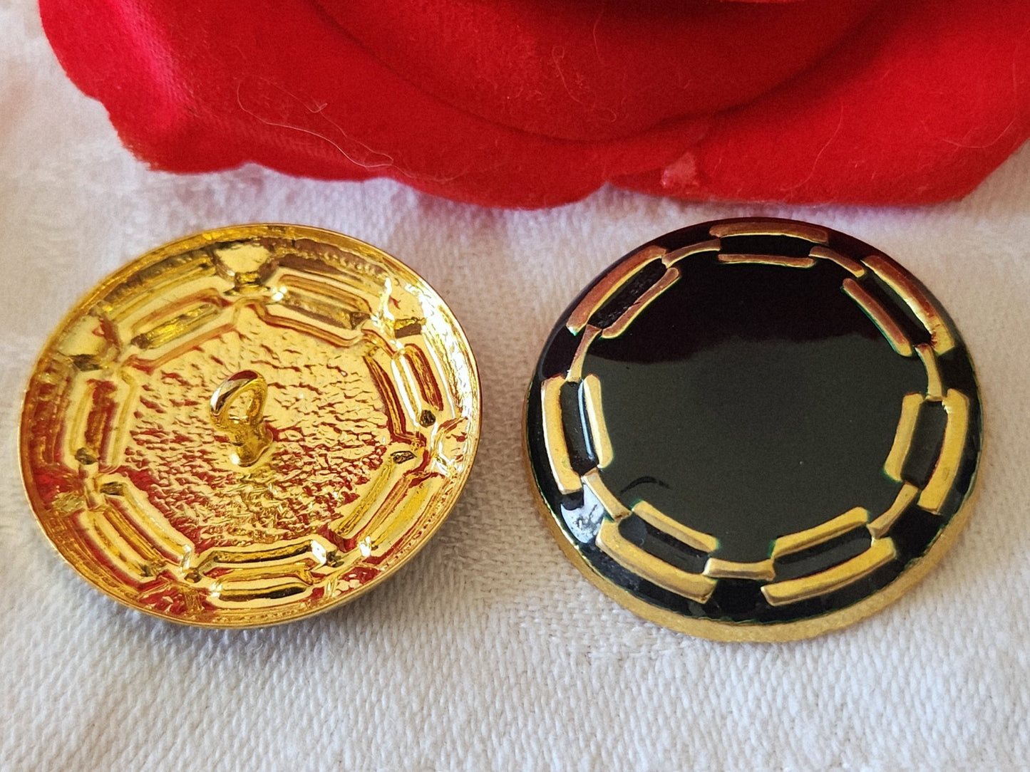 Duo gros boutons vintage en métal bleu quasi noir trés leger 2,9 cm ref 3856