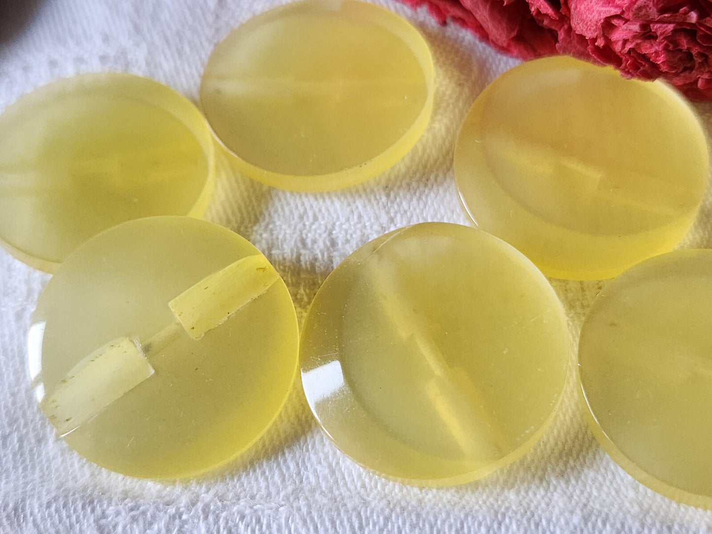 Lot 6 gros boutons vintage jaune original 2,6 cm pied plat ref 2072
