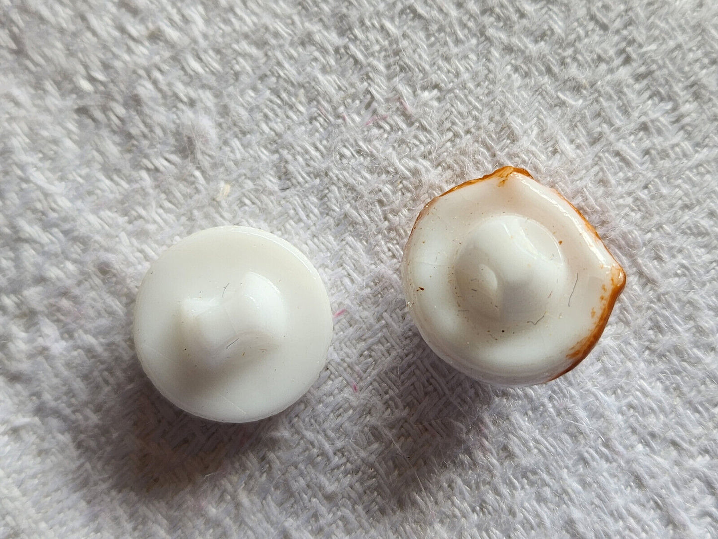 Duo boutons anciens en verre peint collection enfant 1,3 et 1,4 cm D13B