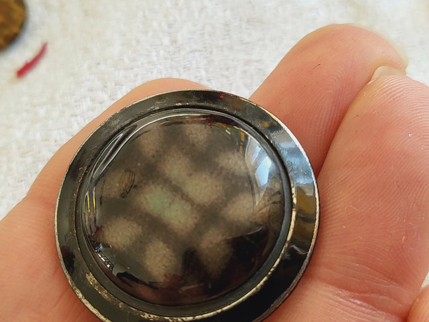 Bouton ancien cœur celluloïd monture métal gros diamètre 3,1 cm G13P