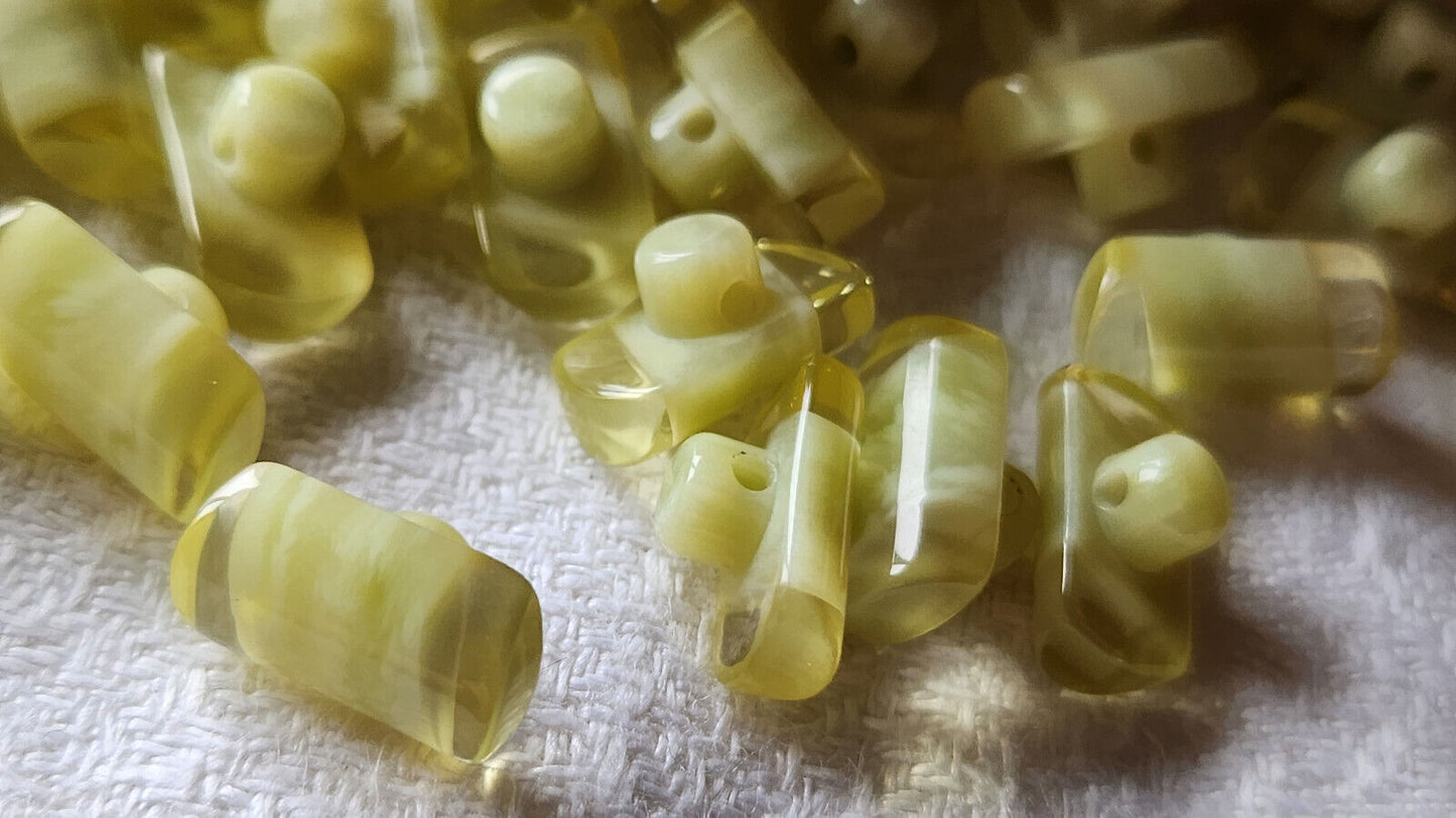 Lot 10 boutons vintage buchette vert superbe 0,5 sur 1,1 cm ref 2916