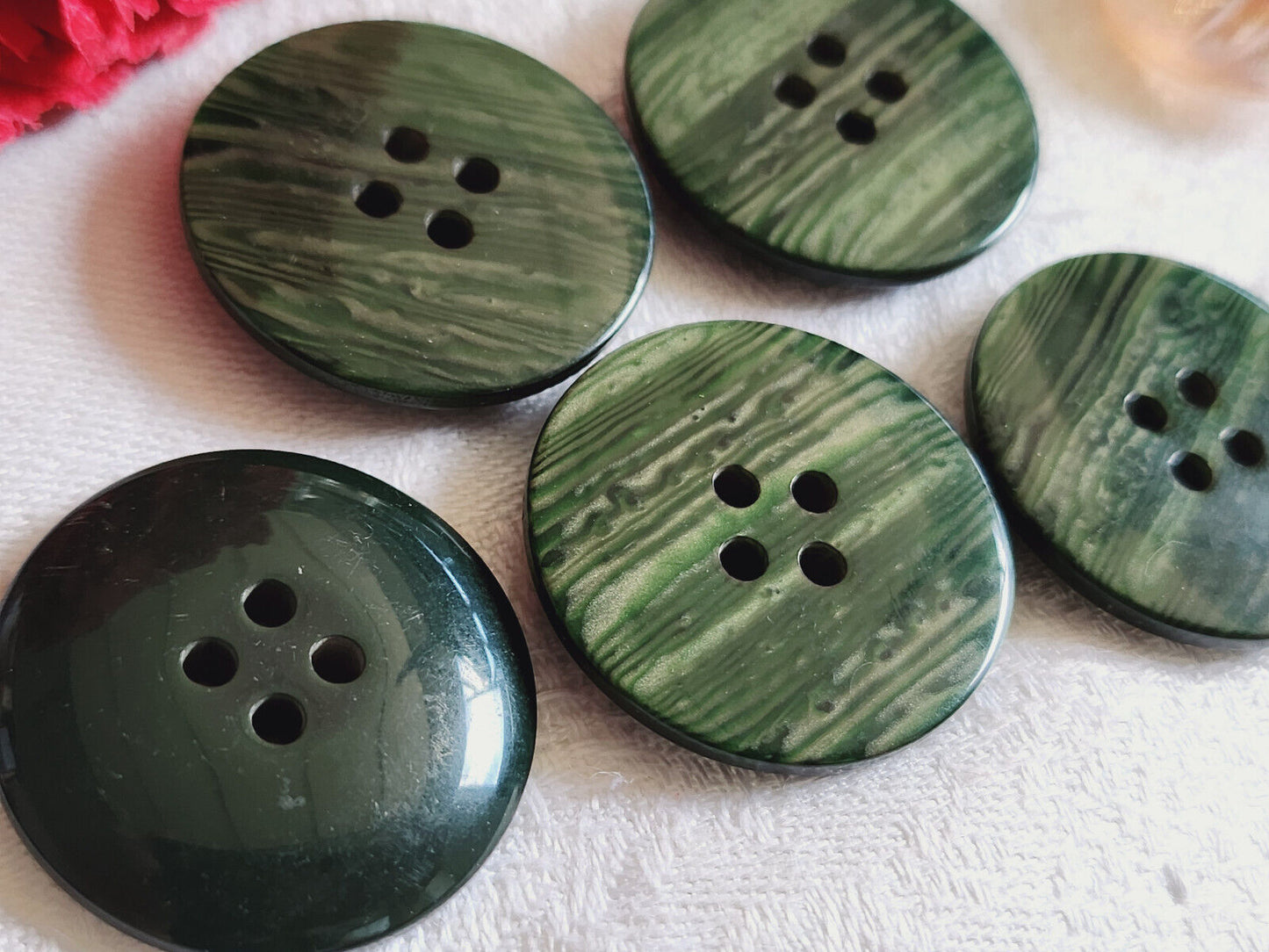 Lot 5 gros boutons vintage vert veiné lumineux à trou gros 2,7 cm ref 1182