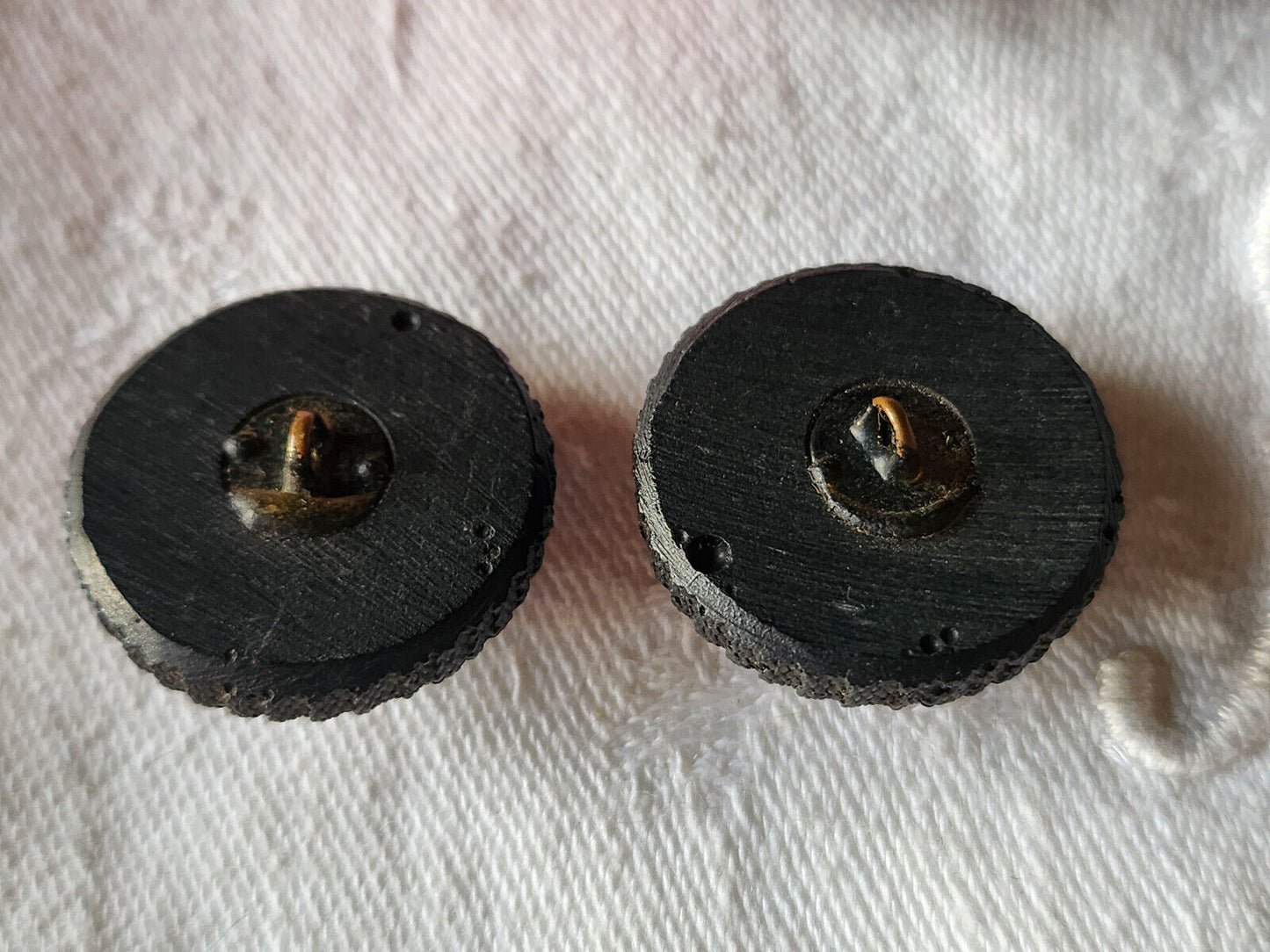 Duo boutons vintage en resinepicot 2,3 cm pied metalcm D11P