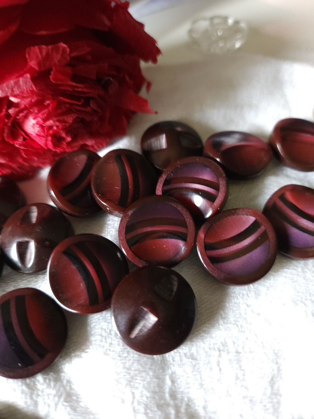 Lot 6 boutons vintage prune inclusion épais à pied 1,7 cm ref 1549