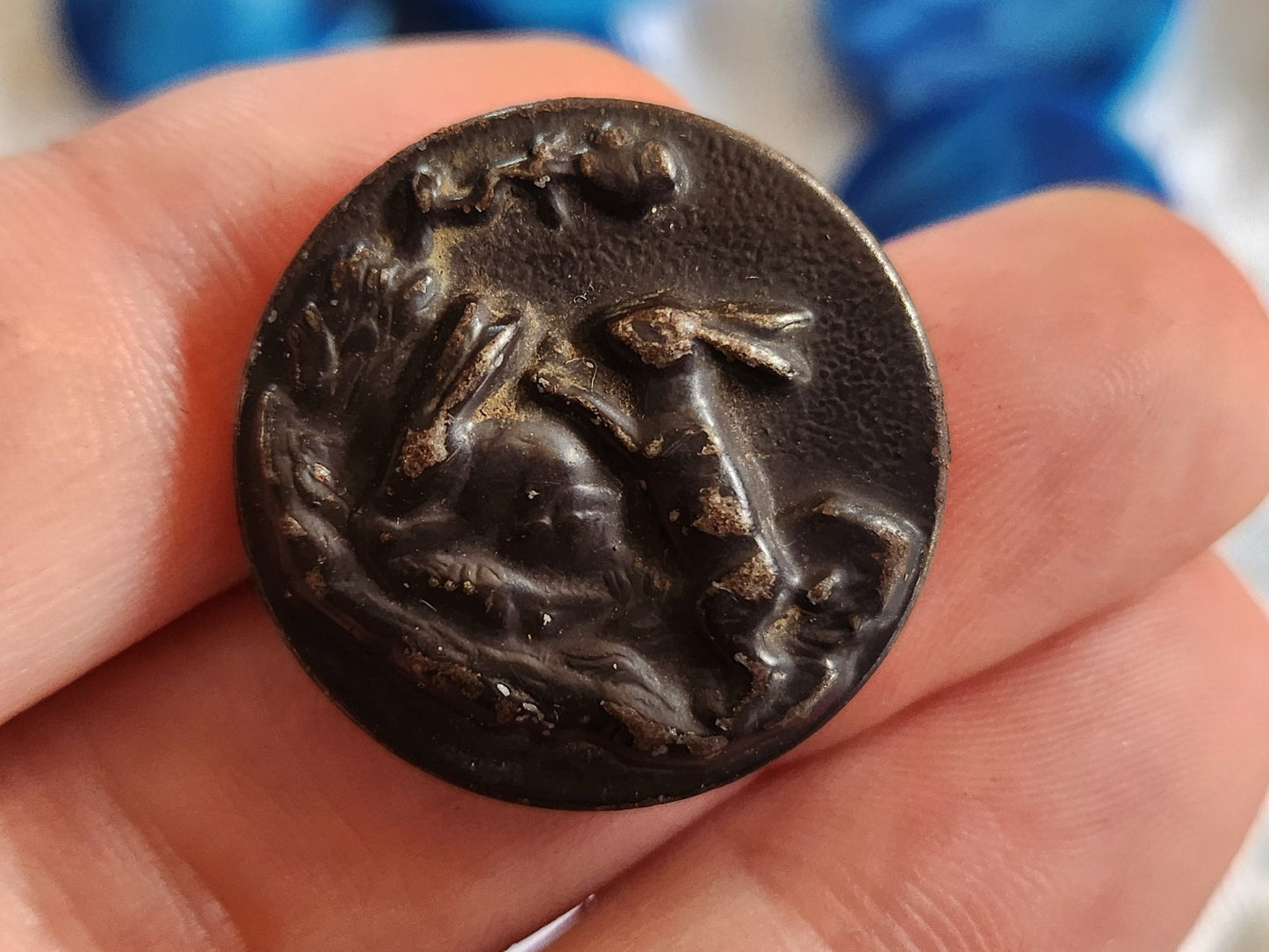 Gros bouton anciens de chasse venerie lapins 2,5 cm G19A