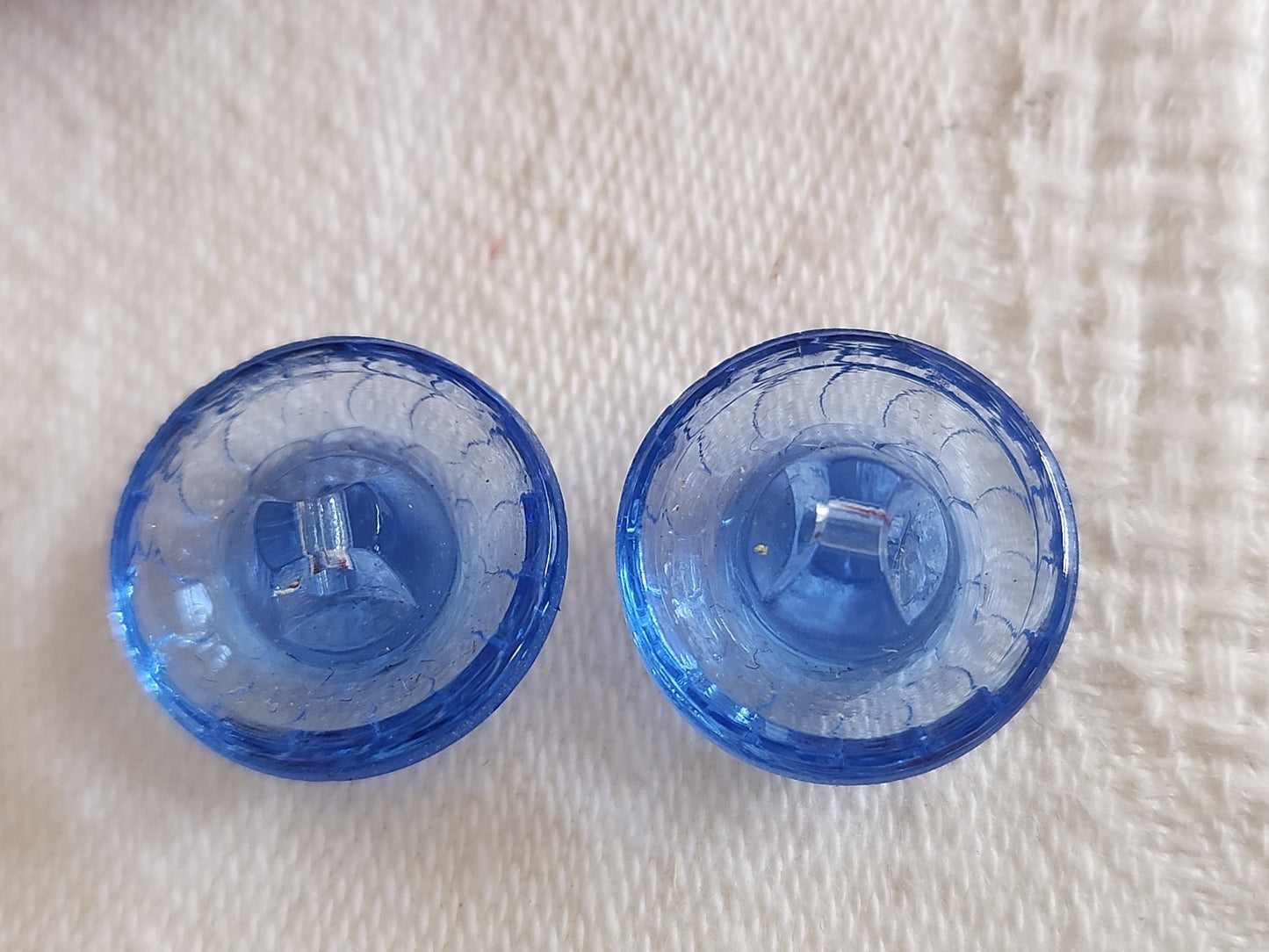 Duo boutons vintage en verre bleu alveole bombé 1,6 cm G7A