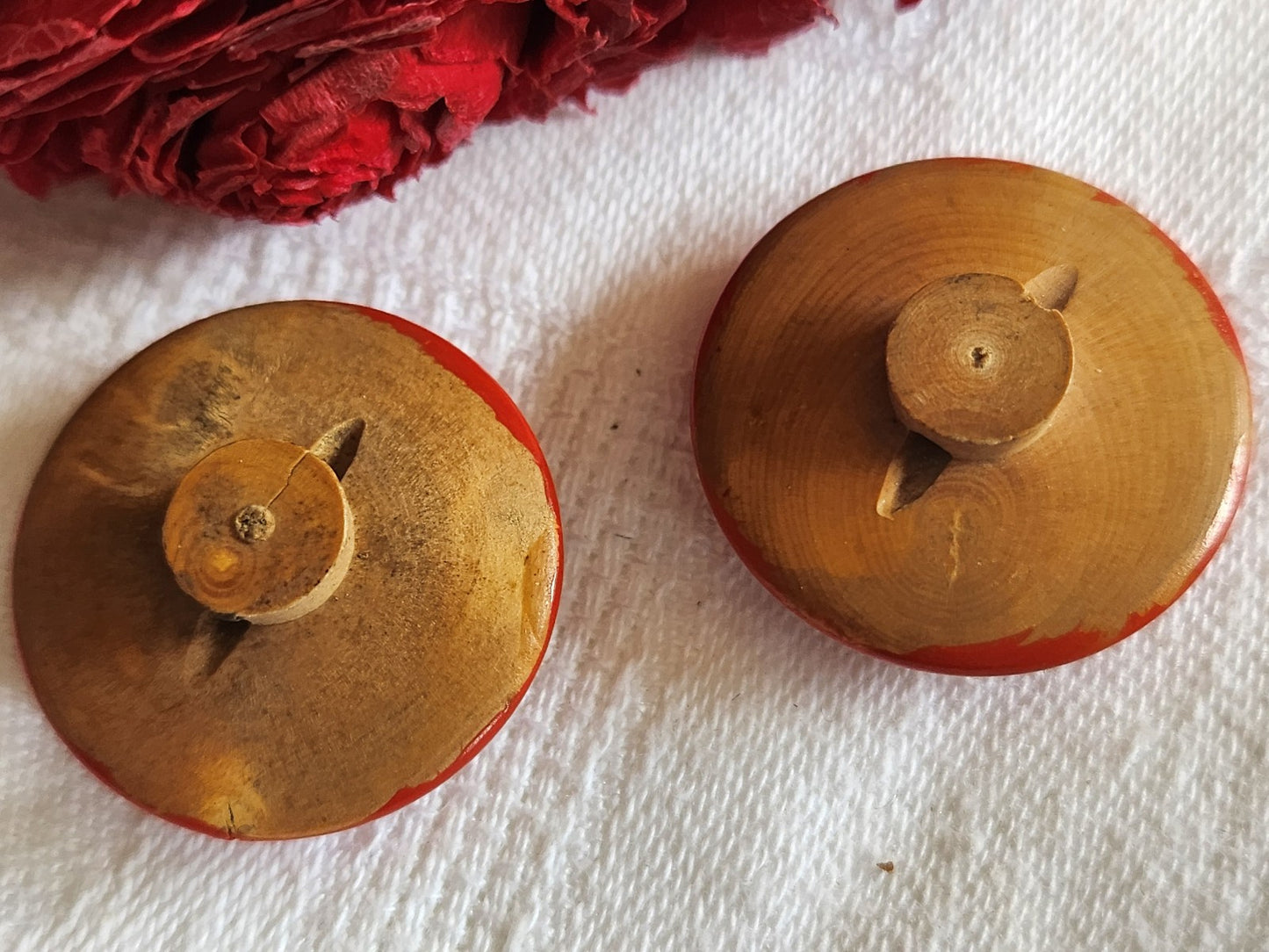 Duo boutons anciens en bois peint collection à pied 2,6 cm D15J