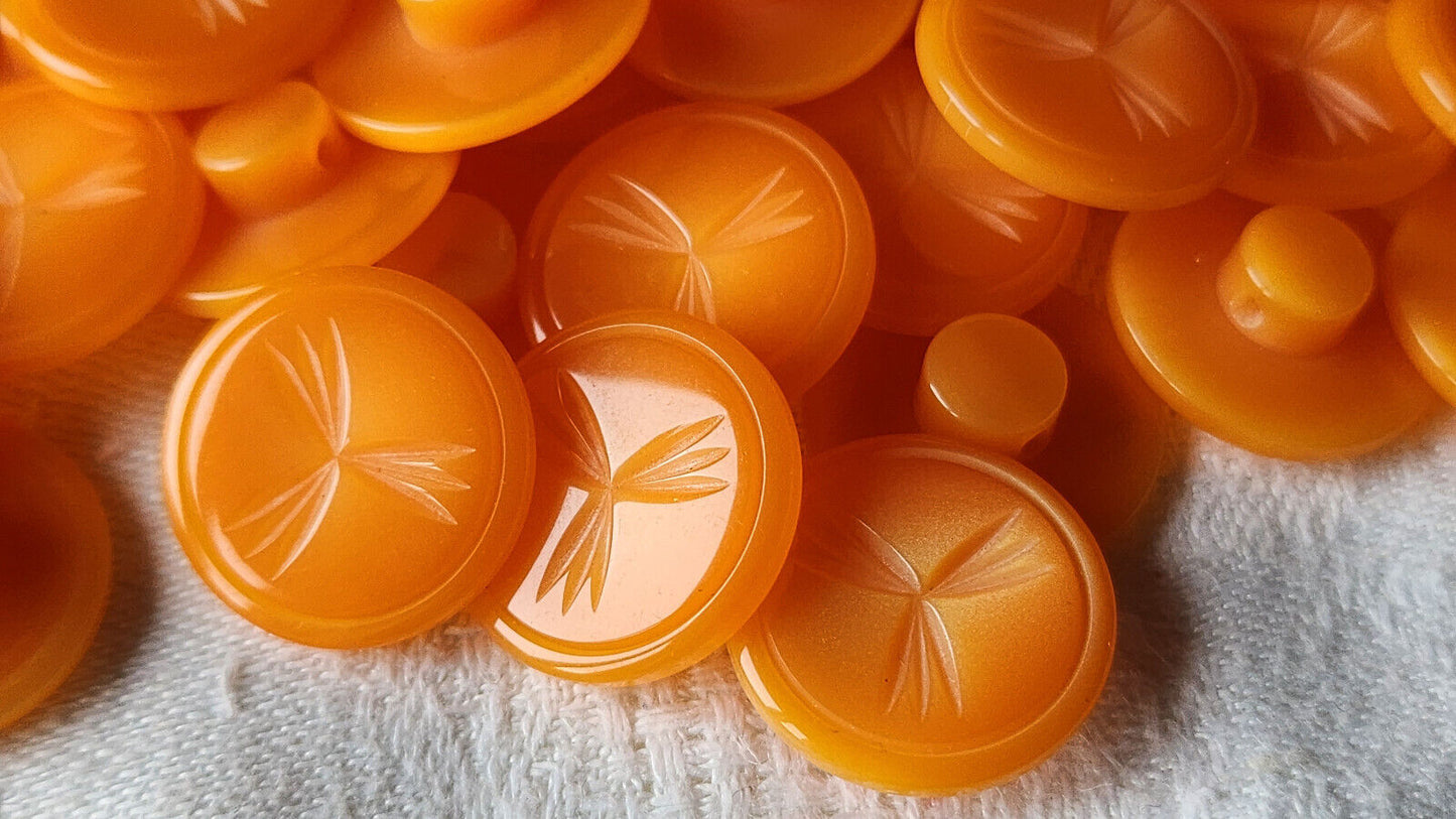 Lot 12 boutons vintage à pied Orange motif diamètre 1,7 cm ref 2504