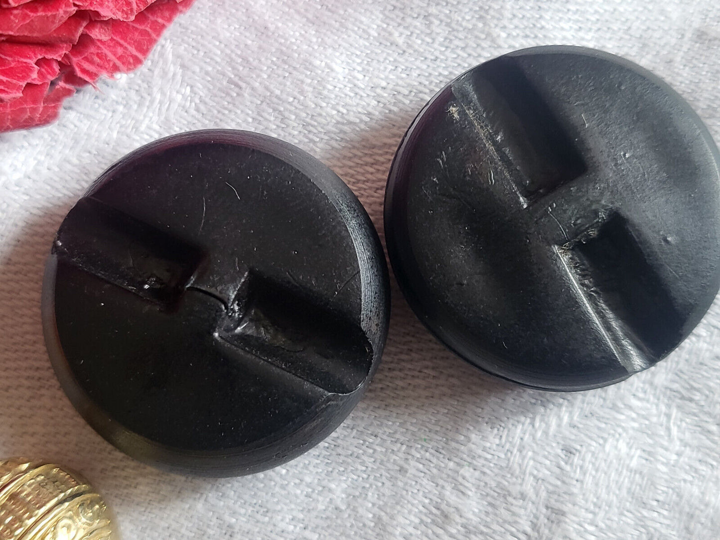 Duo boutons en résine haut gris cœur granité pied vintage 2,6 cm D9N
