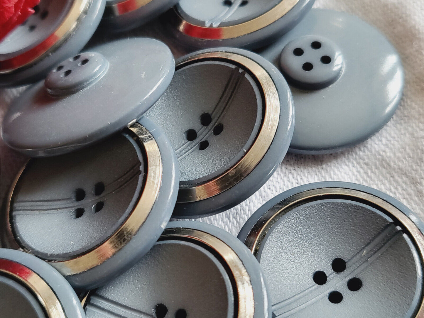Lot 6 boutons vintage bleu argenté à trous incurvé 2,4 cm ref 1394
