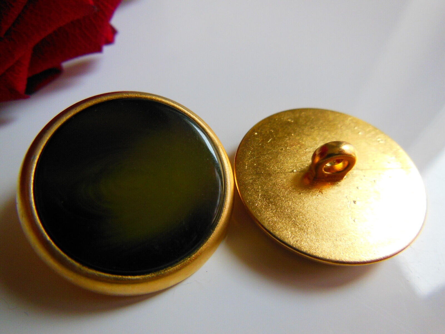 Duo boutons vintage doré et vert à pied diamètre 2,4 cm D16S