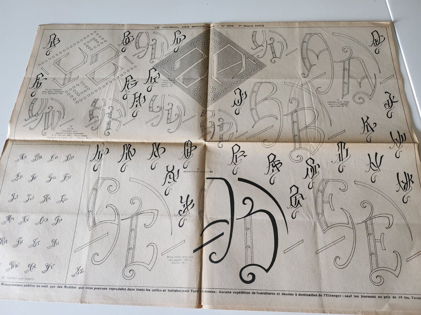 Le journal des brodeuses 1953 n° 696 lingerie aumônière brassards alphabet