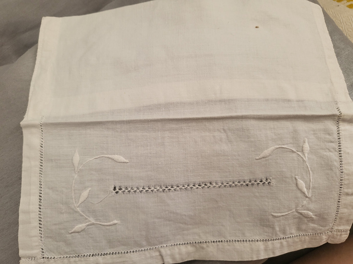 Duo portes serviettes anciens pochette brodée fil tiré B6