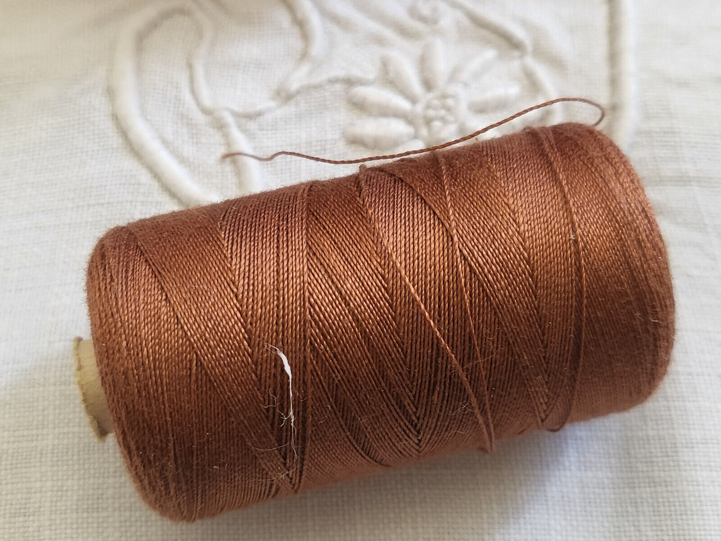 Grosse bobine ancienne fil marron 19 grammes couture mercerie ancien T1-613