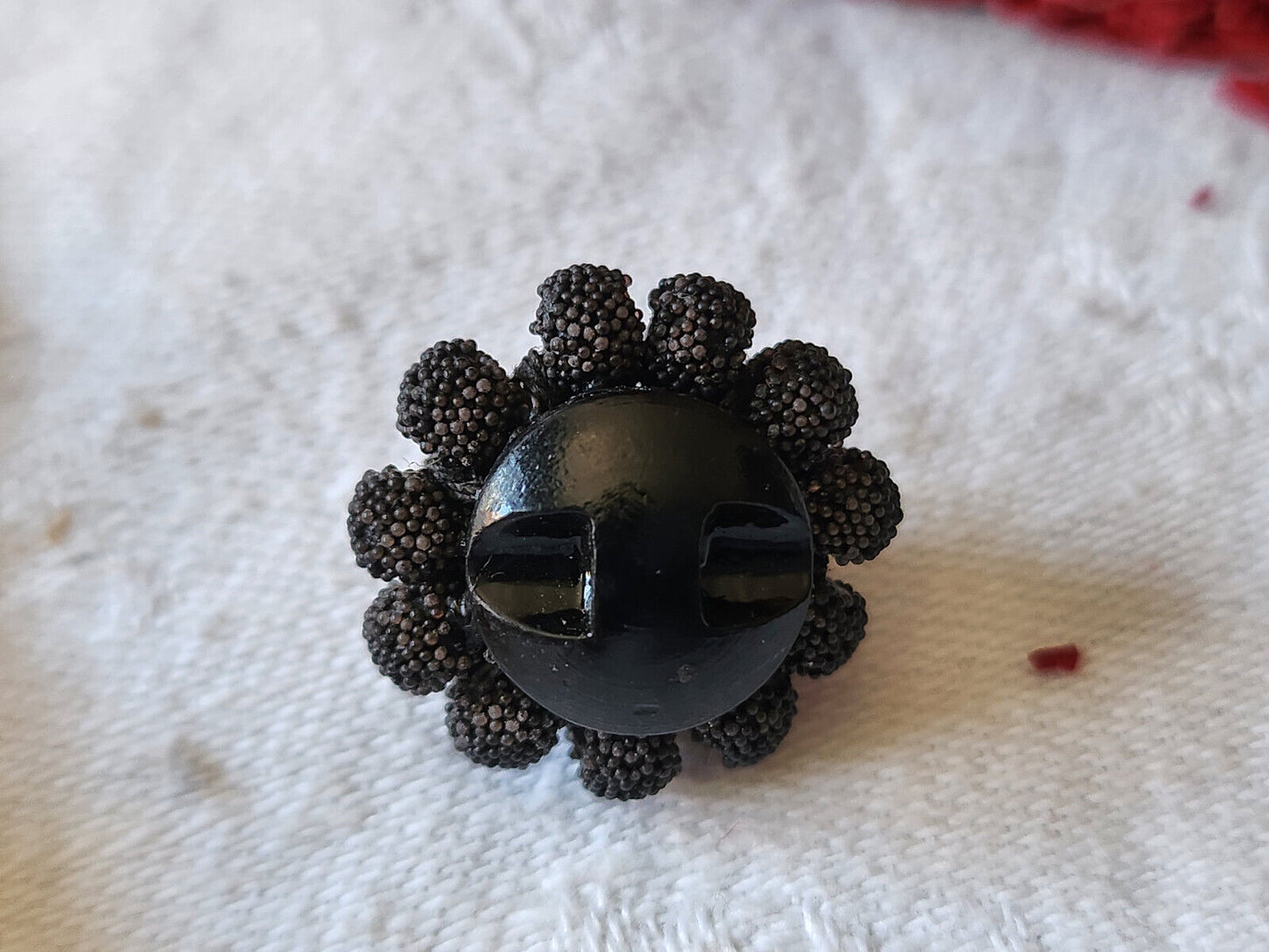 Collection superbe bouton ancien "effet rosée du matin" pied 2,1 cm d12j