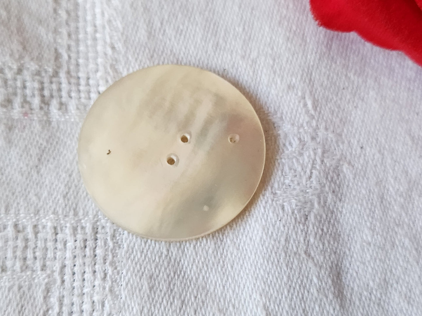 Gros bouton ancien en nacre blanc laiteux superbe 3,2 cm D8H