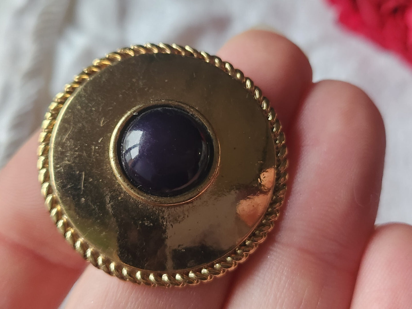 Gros bouton vintage en métal doré coeur bleu parurier createur 3,5 cm ref 1422