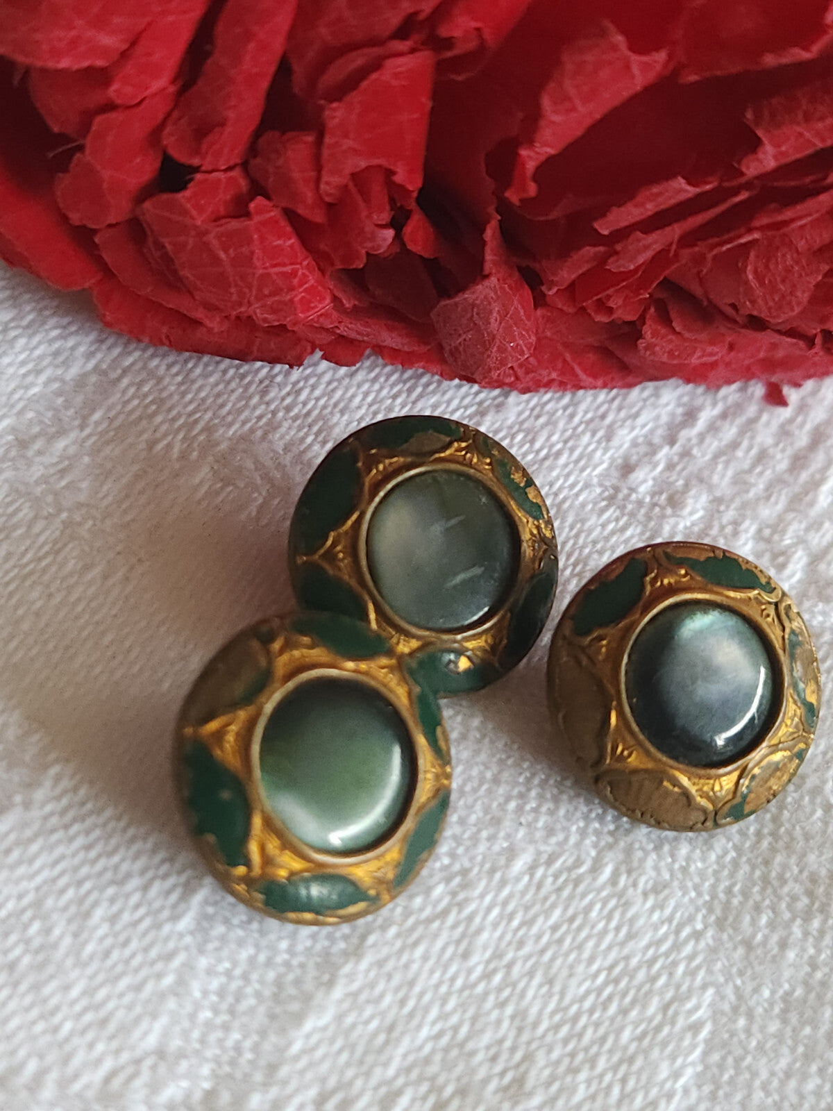 Collection Trio boutons anciens coeur en nacre vert metal 1,4 cm G17E
