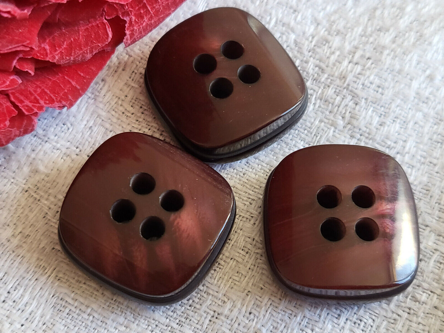 Trio boutons vintage rouge scintillant épais 2 cm ref 5470