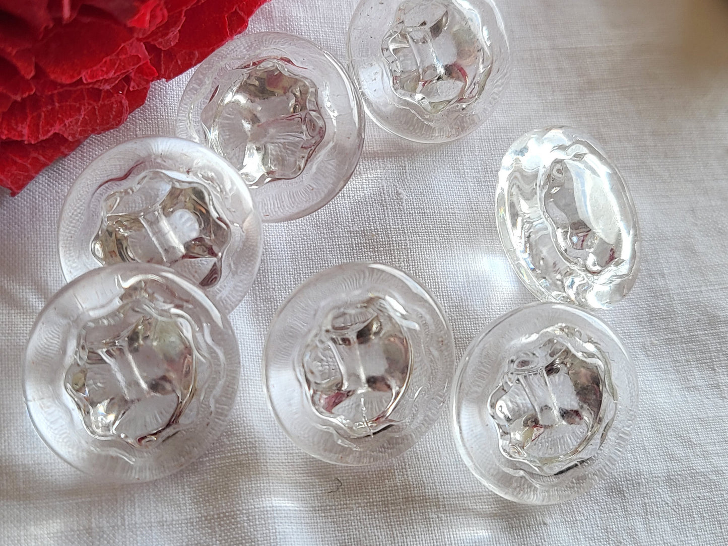 Lot 7 boutons anciens vintage en verre transparent épais pied 1,5 cm ref 978