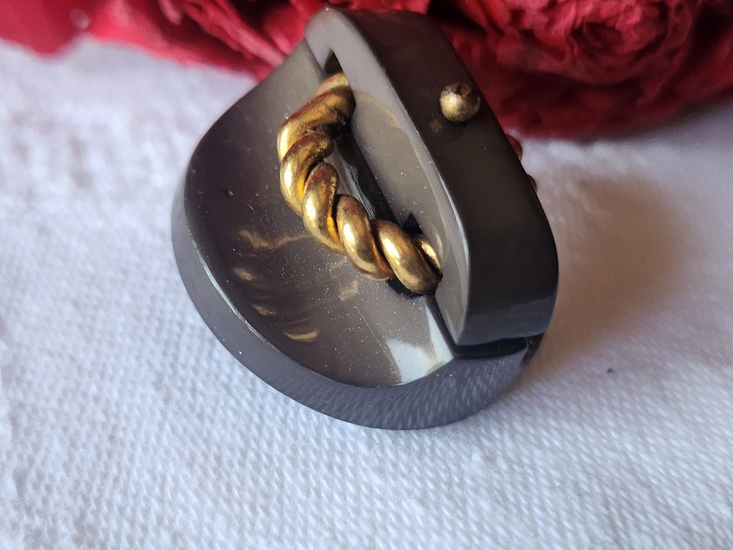 Gros bouton ancien marron torsade métal collection 2,6 cm ref TA
