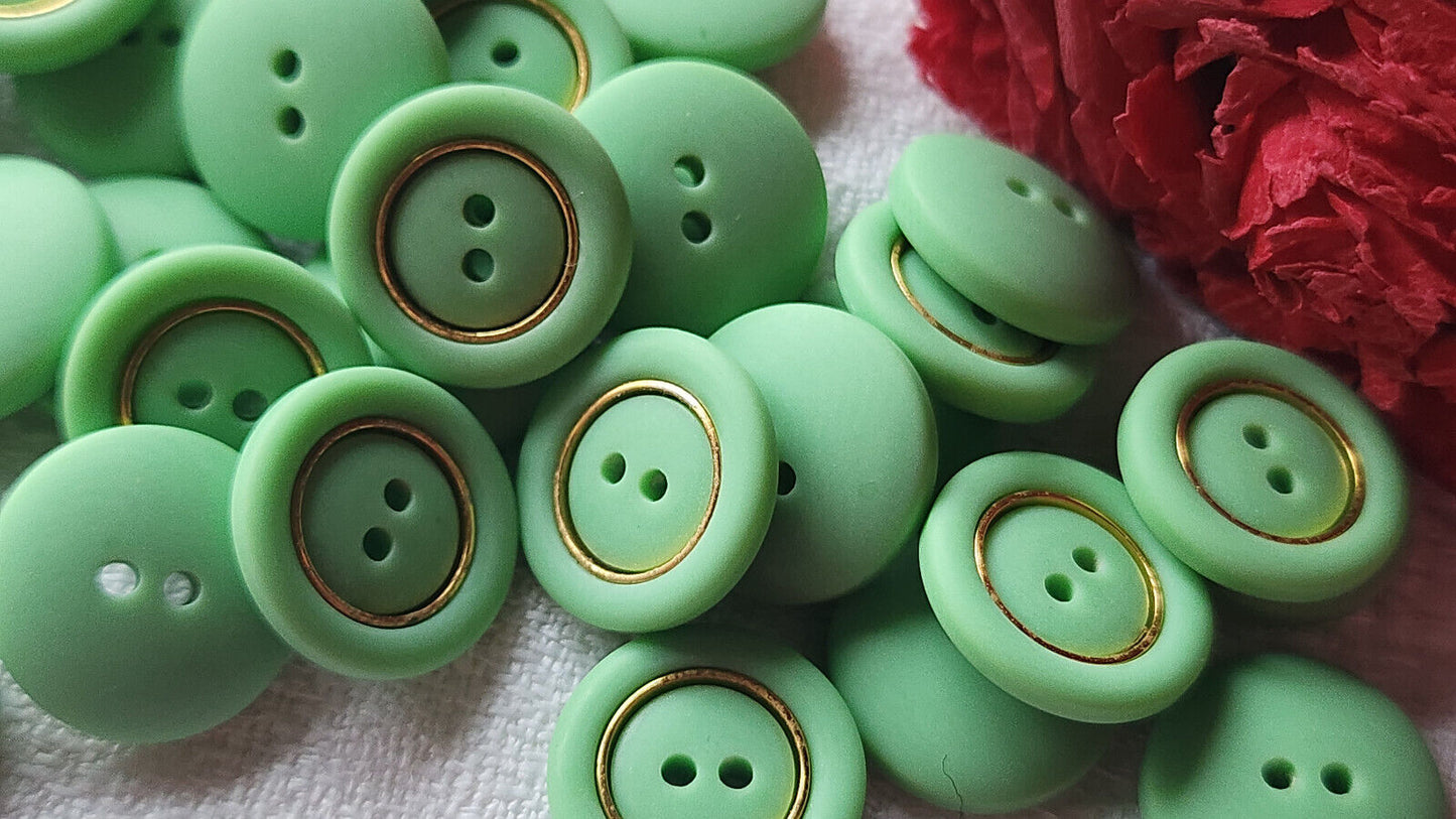 Lot 26 petits boutons vintage vert mat doré trou 1,4 cm ref 2329