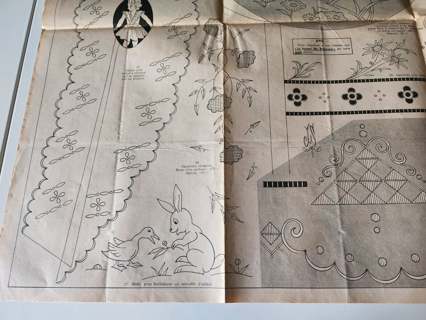 Le journal des brodeuses 1952 n° 691 tablier nappe d'autel monogrammes alphabet