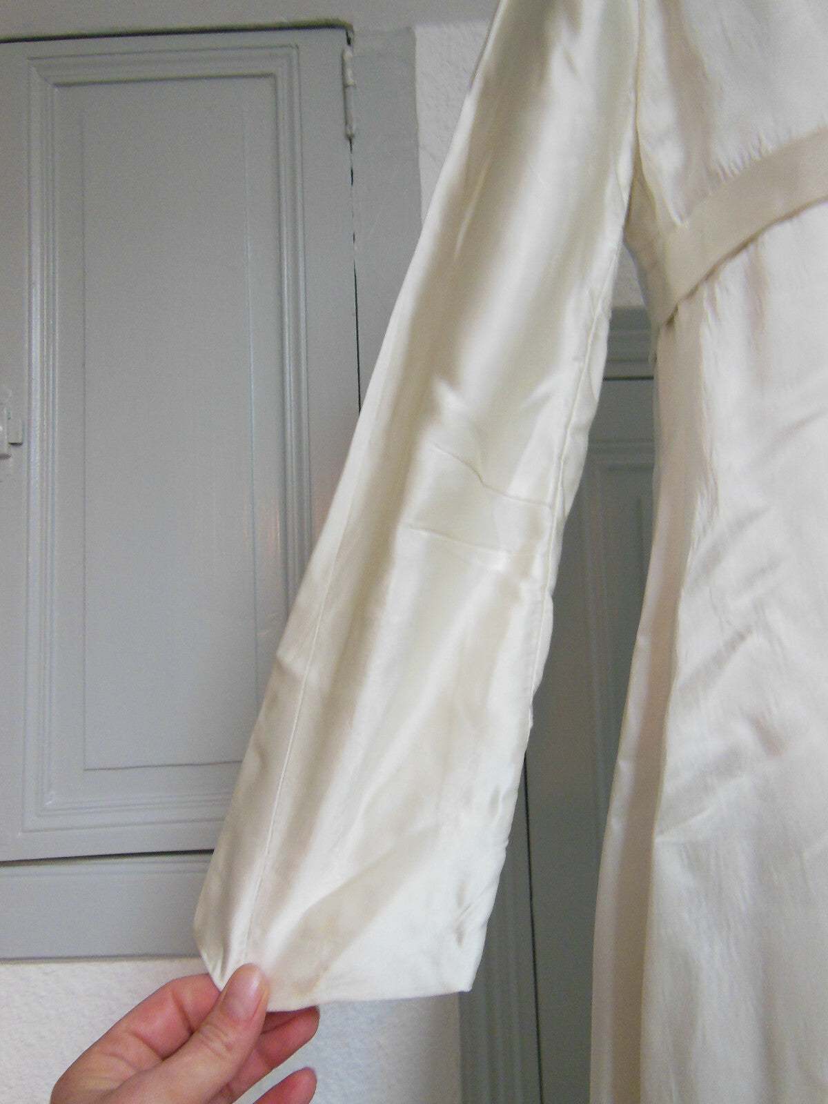 Ancien dessus veste en satin épais raide ou manteau cérémonie taille 36, B4