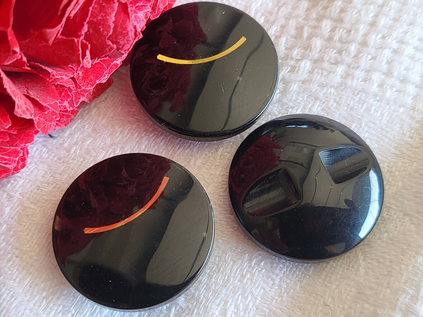 Trio boutons vintage noir inclusion doré 2,2 cm à pied G14T